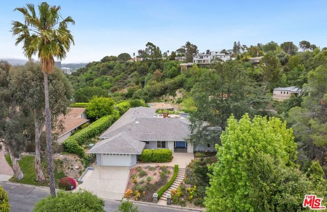 15901 High Knoll Road, Encino, CA 91436