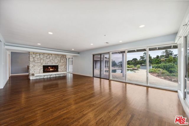 15901 High Knoll Road, Encino, CA 91436