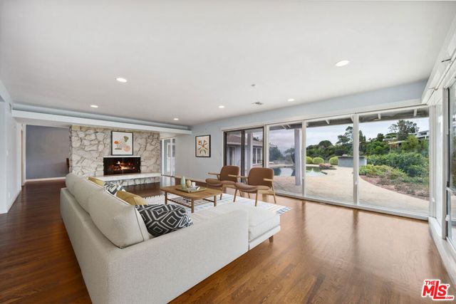 15901 High Knoll Road, Encino, CA 91436