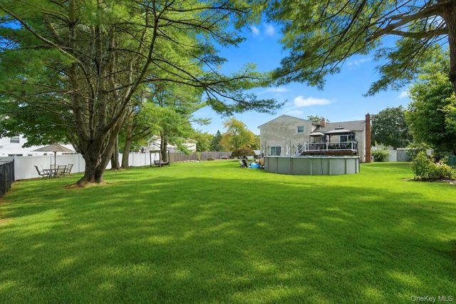 3 Humming Lane, Coram, NY 11727