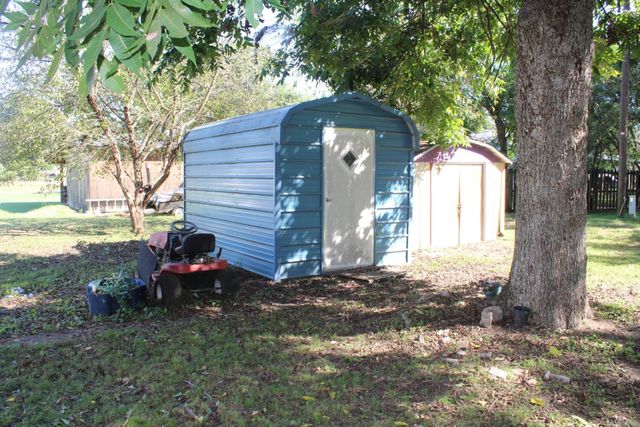 211 S Ansley Street, Nashville, AR 71852