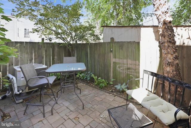 1227 1ST ST NW, Washington, DC 20001