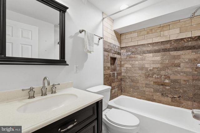 1227 1ST ST NW, Washington, DC 20001