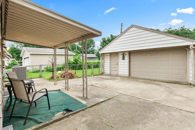 1108 Curdes Avenue, Fort Wayne, IN 46805