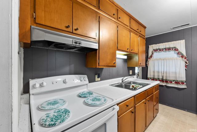 1108 Curdes Avenue, Fort Wayne, IN 46805