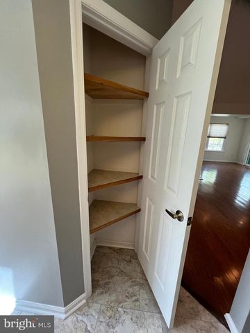801 GINGER CT, Mount Laurel, NJ 08054