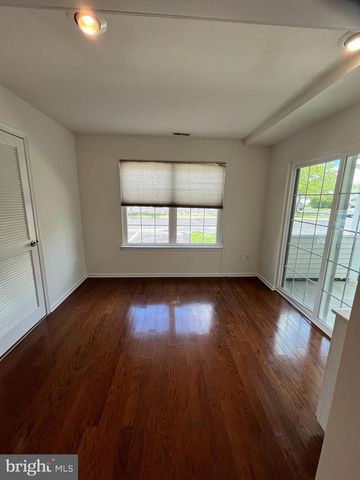 801 GINGER CT, Mount Laurel, NJ 08054