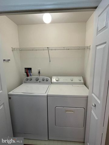 801 GINGER CT, Mount Laurel, NJ 08054
