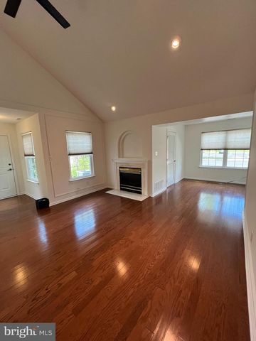 801 GINGER CT, Mount Laurel, NJ 08054