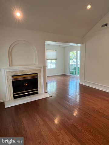 801 GINGER CT, Mount Laurel, NJ 08054