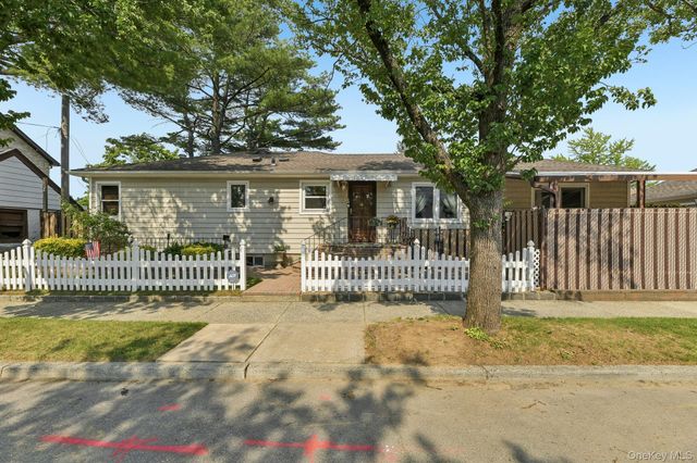 7814 Langdale Street, New Hyde Park, NY 11040