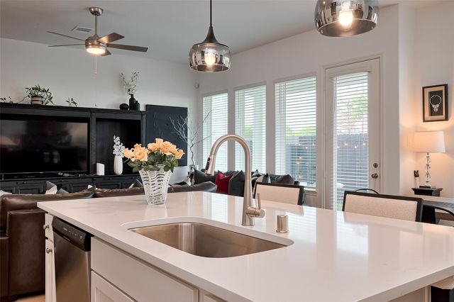 1615 Regents Gate Road, Houston, TX 77055