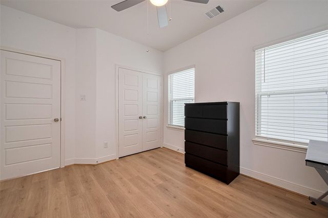 1615 Regents Gate Road, Houston, TX 77055