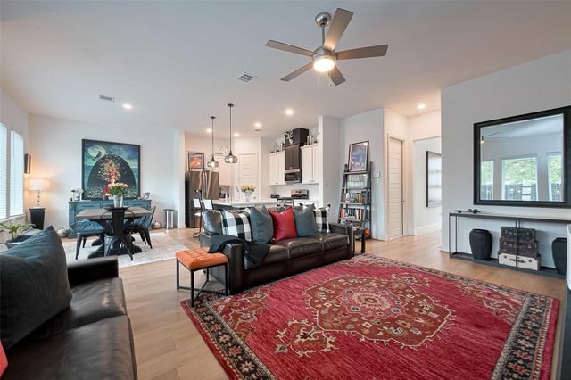 1615 Regents Gate Road, Houston, TX 77055