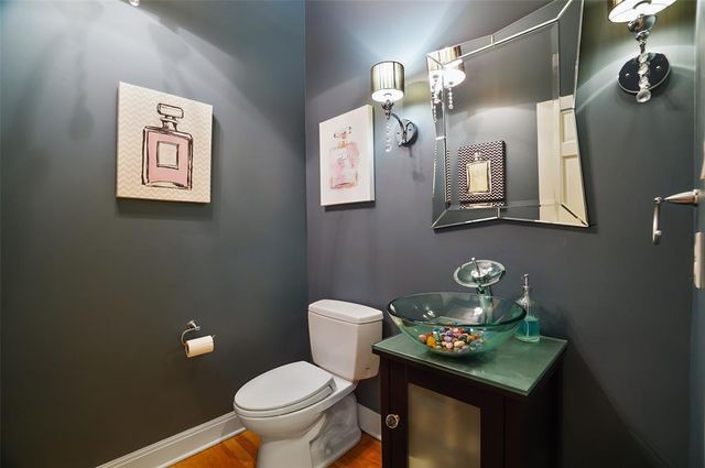 107 Squires DR, Lakeway, TX 78734