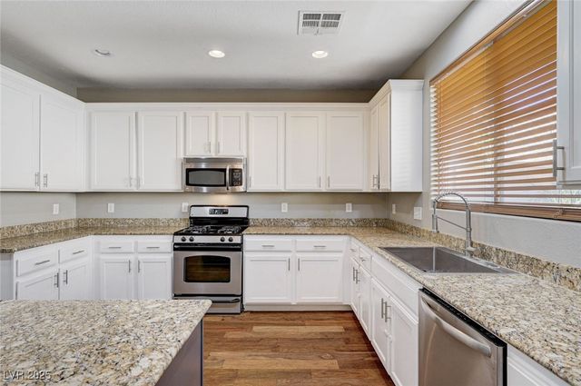 10120 Lexington Pines Avenue, Las Vegas, NV 89129