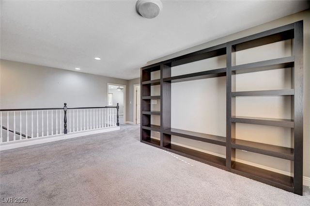 10120 Lexington Pines Avenue, Las Vegas, NV 89129