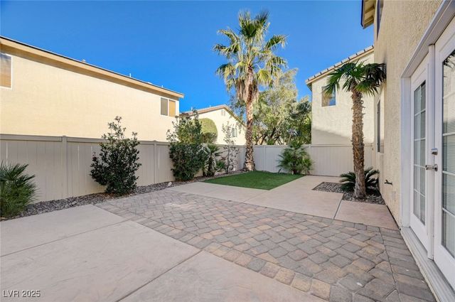 10120 Lexington Pines Avenue, Las Vegas, NV 89129