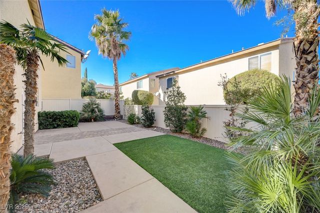 10120 Lexington Pines Avenue, Las Vegas, NV 89129