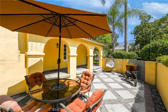 1102 Olmsted Drive, Glendale, CA 91202