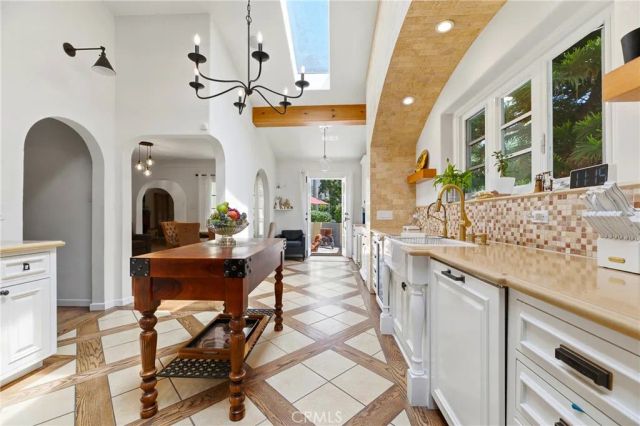 1102 Olmsted Drive, Glendale, CA 91202