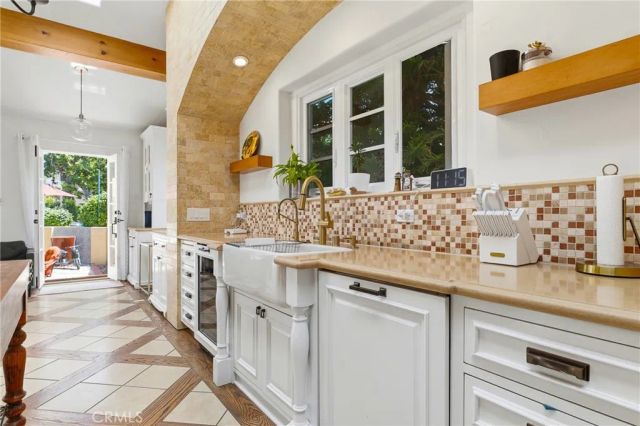 1102 Olmsted Drive, Glendale, CA 91202