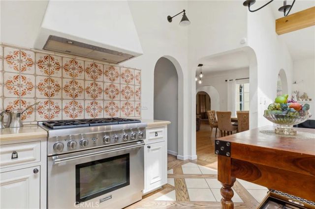 1102 Olmsted Drive, Glendale, CA 91202