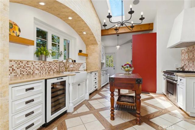 1102 Olmsted Drive, Glendale, CA 91202