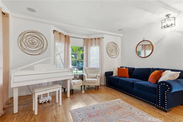 1102 Olmsted Drive, Glendale, CA 91202