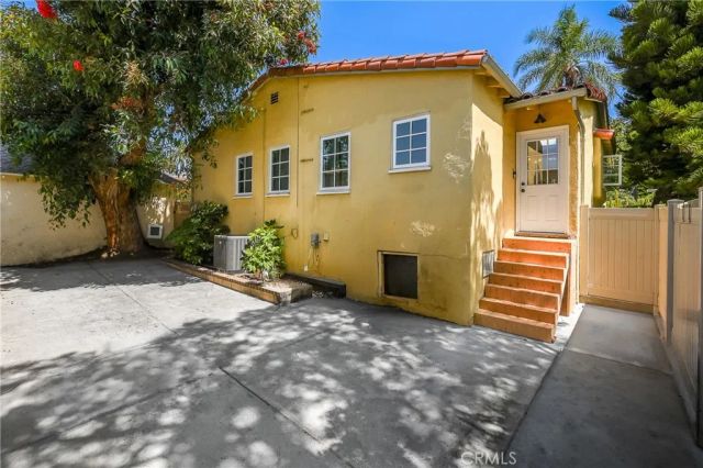 1102 Olmsted Drive, Glendale, CA 91202