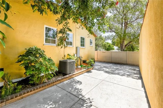 1102 Olmsted Drive, Glendale, CA 91202
