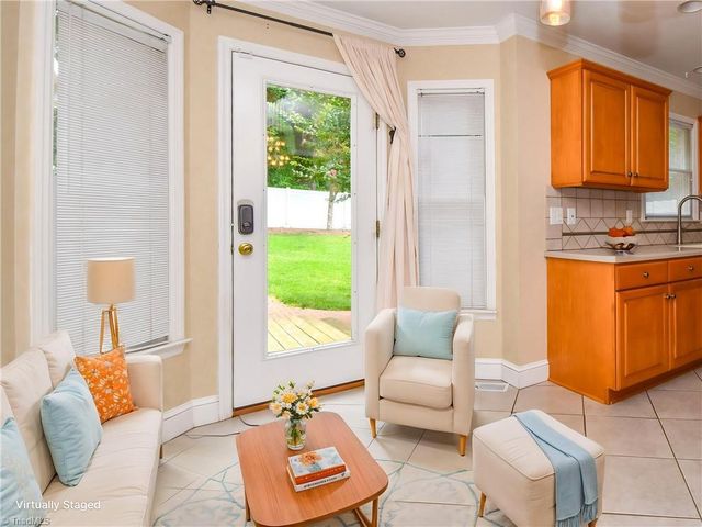 2245 Glenshire Court, Winston-salem, NC 27127