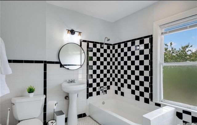 422 Pershing B, San Antonio, TX 78209