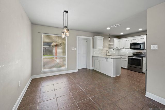 30863 Meadow Wood Blvd, Denham Springs, LA 70726