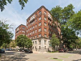 1044 W Balmoral Avenue 4C, Chicago, IL 60640