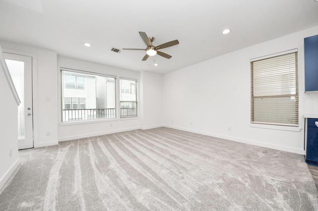 18527 Centro Row, Shenandoah, TX 77385