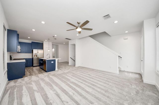 18527 Centro Row, Shenandoah, TX 77385