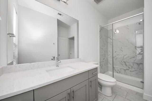 18527 Centro Row, Shenandoah, TX 77385