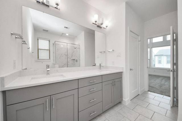 18527 Centro Row, Shenandoah, TX 77385