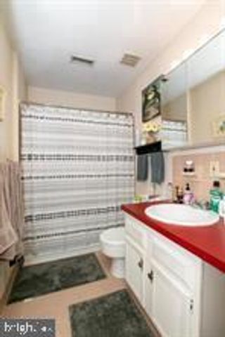 2047 GREEN ST, Philadelphia, PA 19130