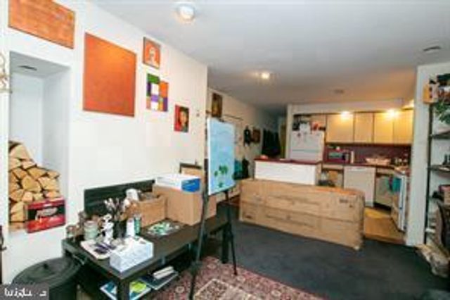 2047 GREEN ST, Philadelphia, PA 19130