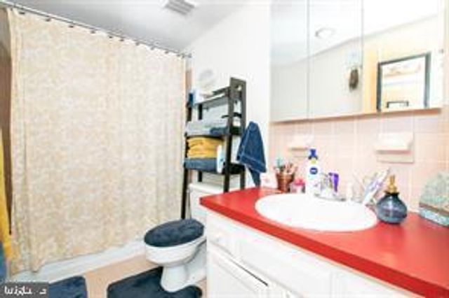 2047 GREEN ST, Philadelphia, PA 19130