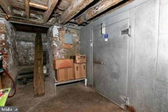 2047 GREEN ST, Philadelphia, PA 19130