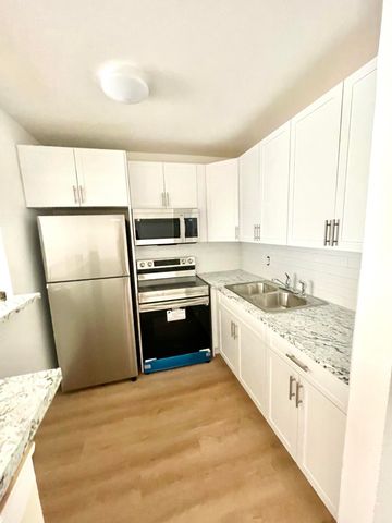 203 Easthampton I, West Palm Beach, FL 33417