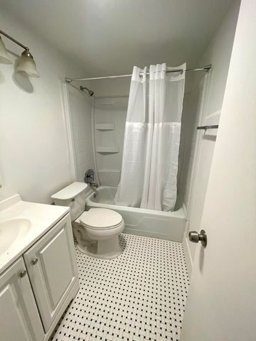 203 Easthampton I, West Palm Beach, FL 33417