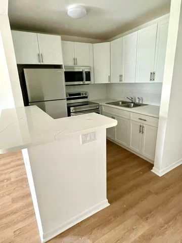 203 Easthampton I, West Palm Beach, FL 33417