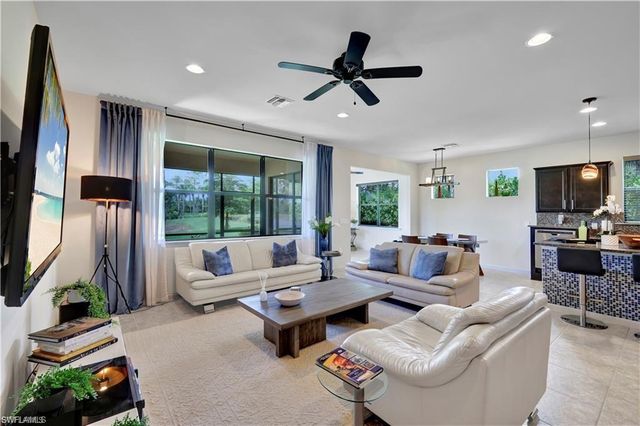 7103 Lily WAY, Naples, FL 34114