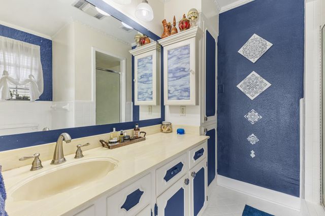 1302 W Sabine St., Carthage, TX 75633