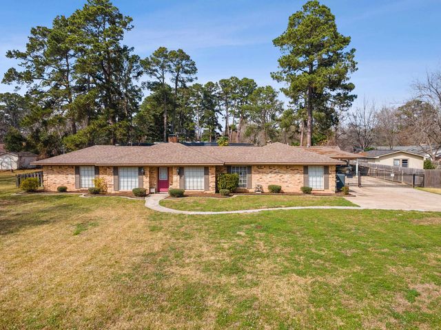 1302 W Sabine St., Carthage, TX 75633