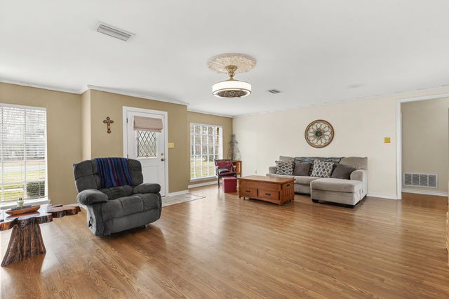 1302 W Sabine St., Carthage, TX 75633